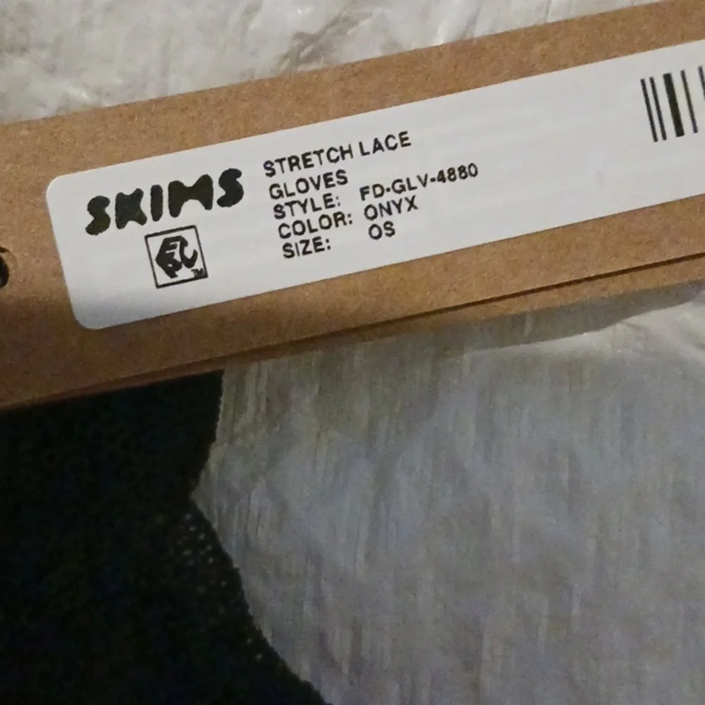 Skims lace stretch gloves